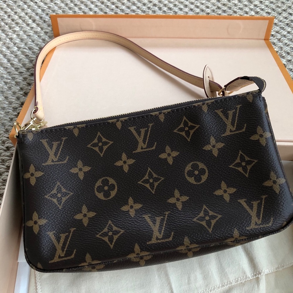 Authentic Louis Vuitton Pochette Accessories